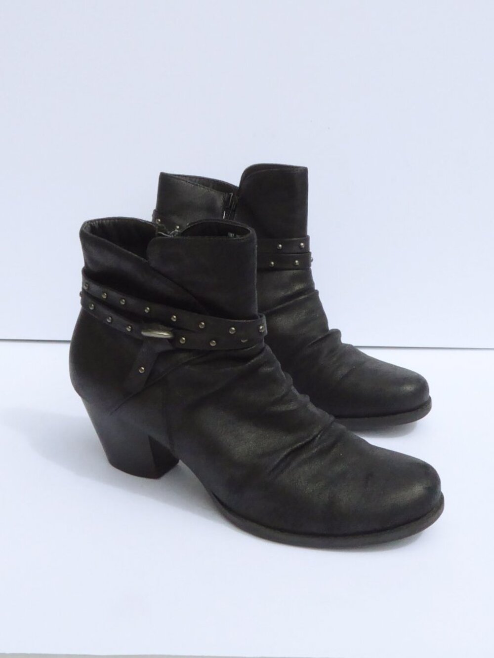 Baretraps Rainly faux matte leather studded buckle booties women's size 8.5M